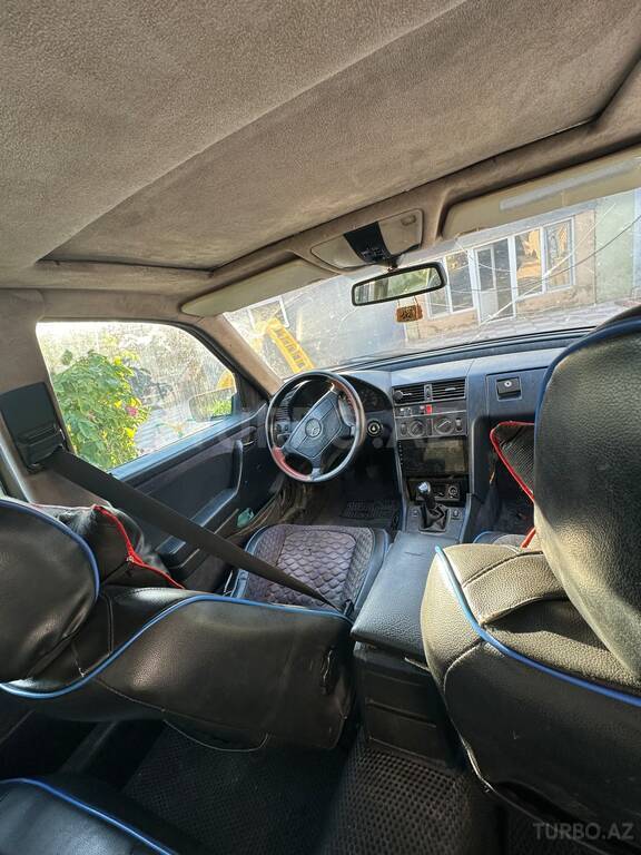 Mercedes C 180