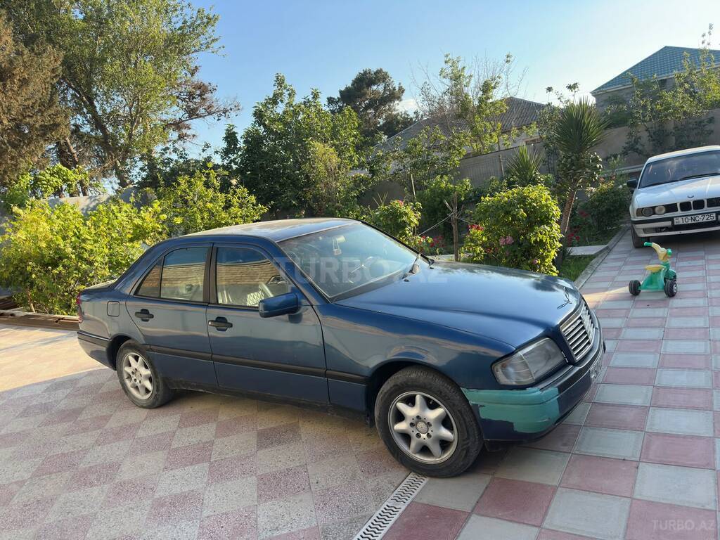 Mercedes C 180