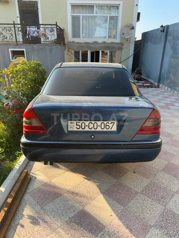 Mercedes C 180