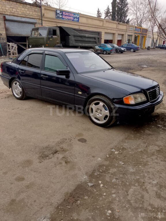 Mercedes C 200