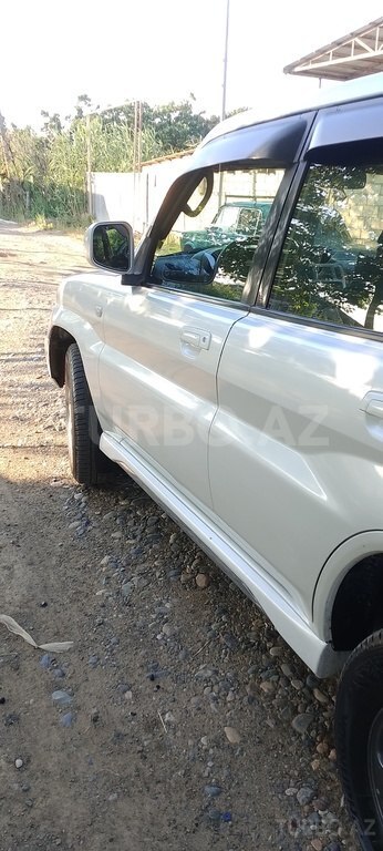 Mitsubishi Pajero io