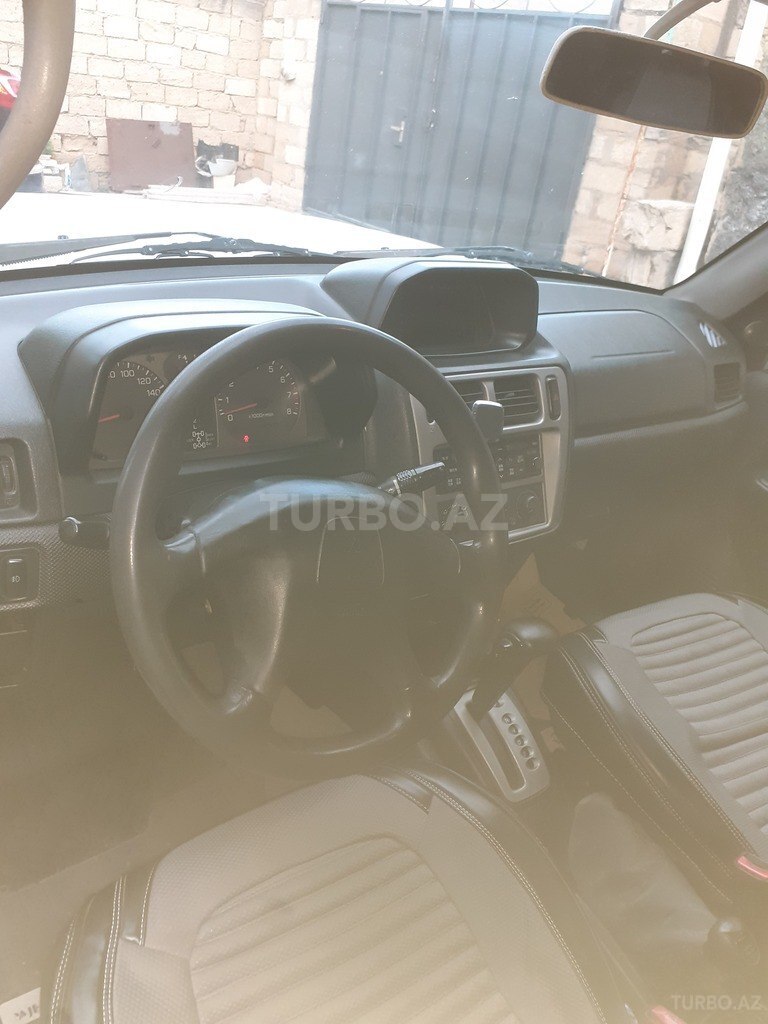 Mitsubishi Pajero io