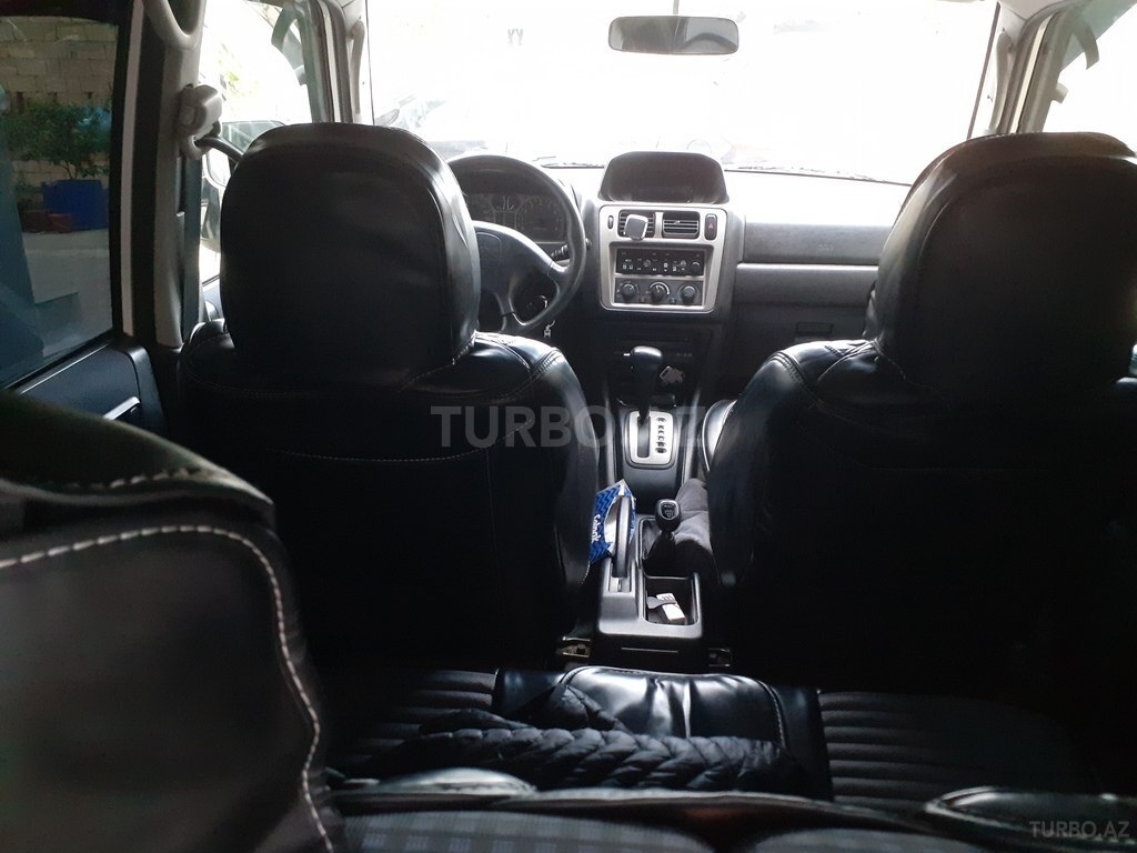 Mitsubishi Pajero io