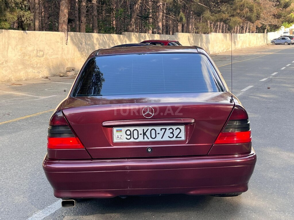 Mercedes C 180