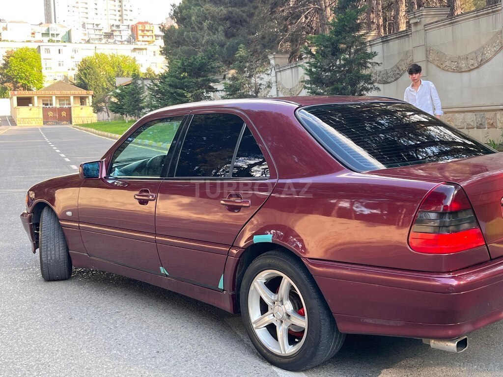 Mercedes C 180