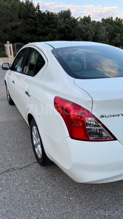Nissan Sunny