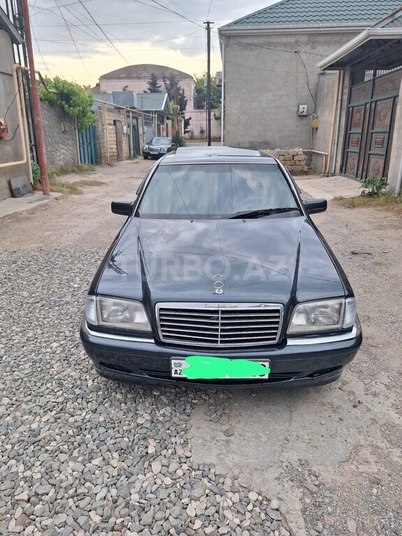 Mercedes C 200