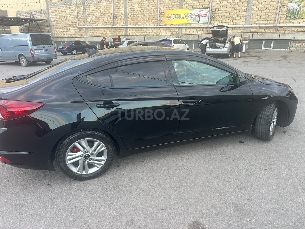 Hyundai Elantra