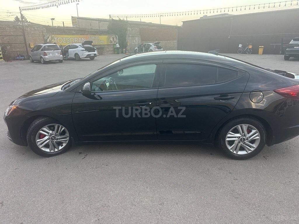Hyundai Elantra