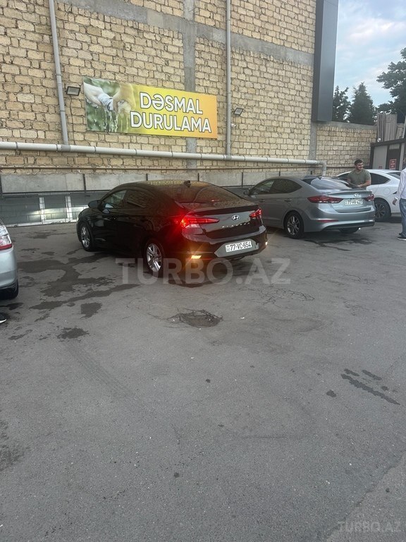Hyundai Elantra