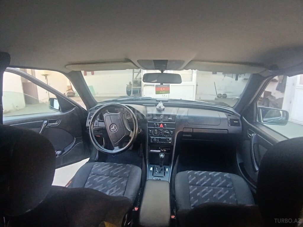 Mercedes C 180