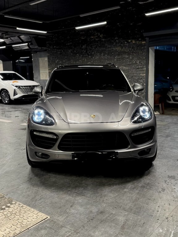 Porsche Cayenne Turbo S