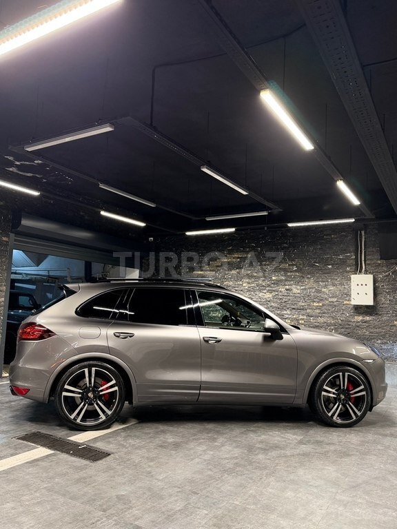 Porsche Cayenne Turbo S