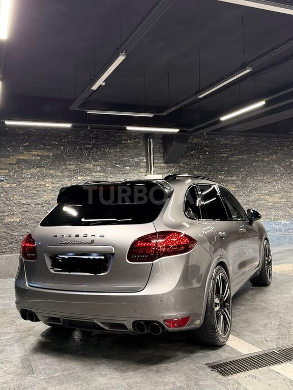 Porsche Cayenne Turbo S