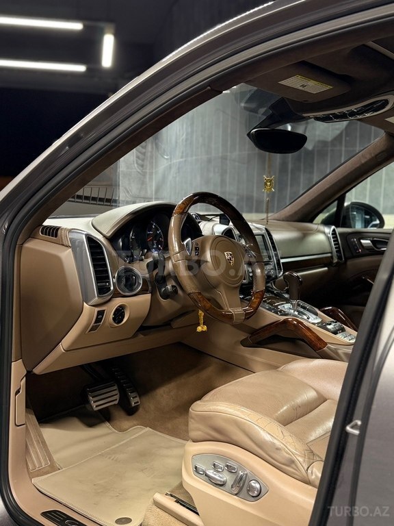 Porsche Cayenne Turbo S