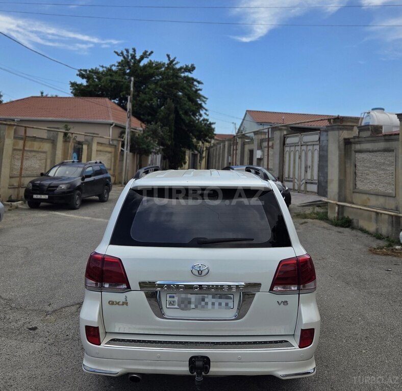 Toyota Land Cruiser