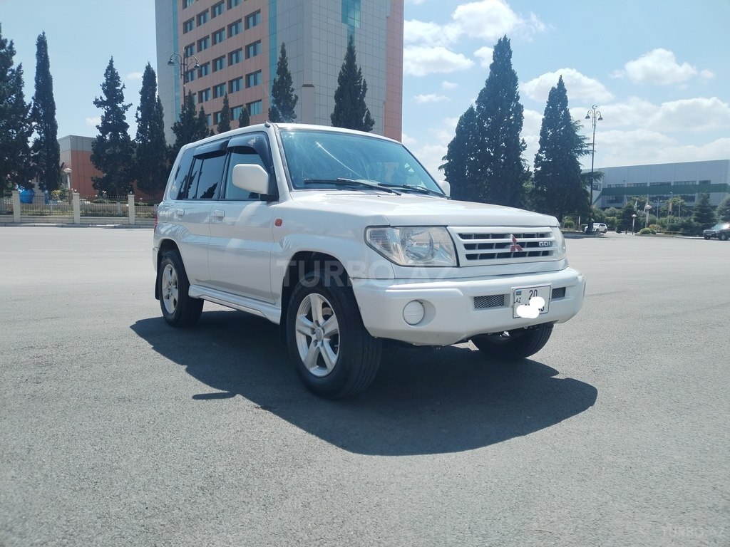 Mitsubishi Pajero io