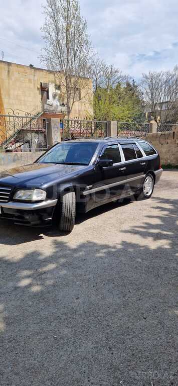 Mercedes C 180