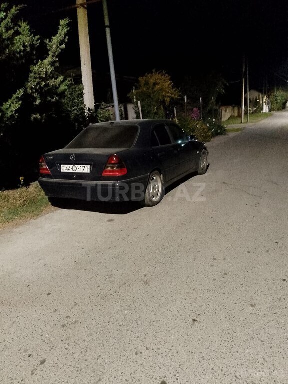 Mercedes C 200