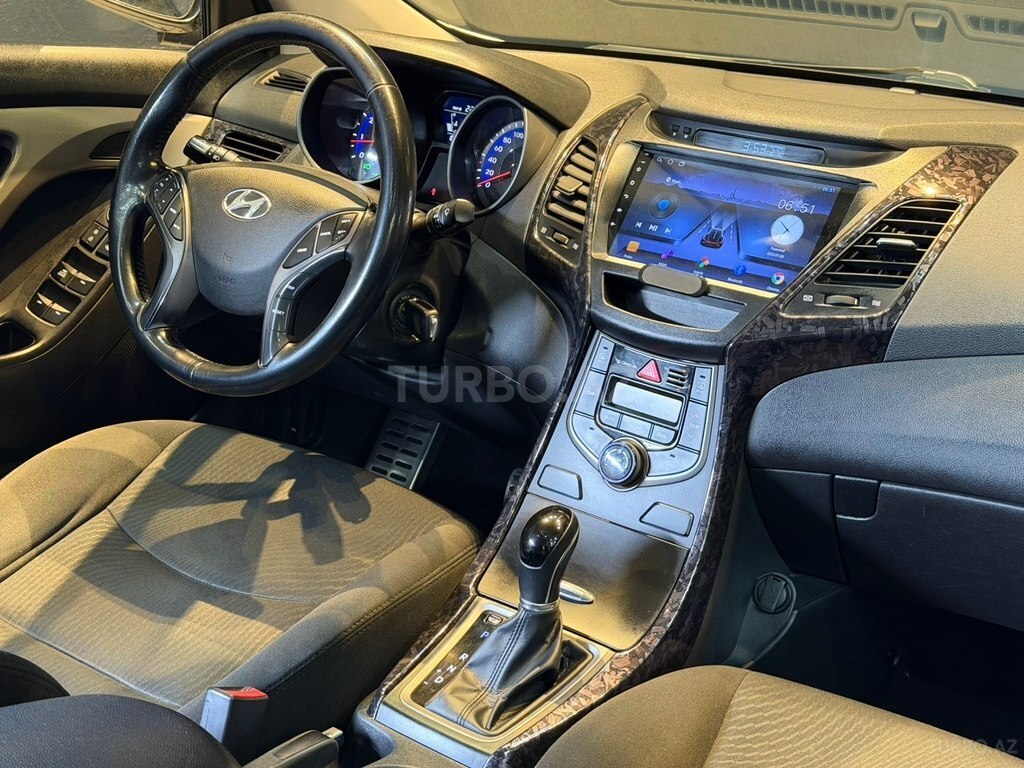 Hyundai Elantra