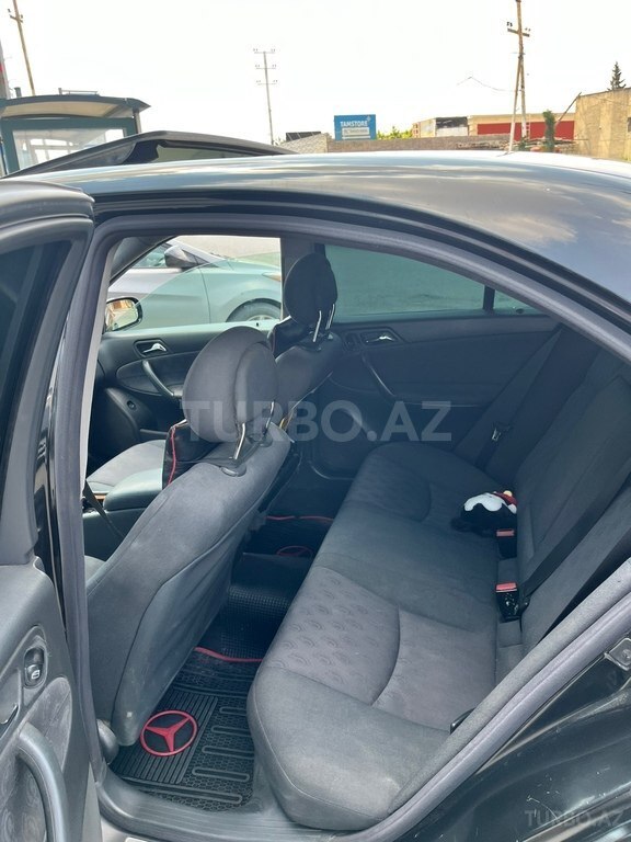 Mercedes C 180