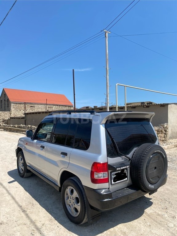 Mitsubishi Pajero io