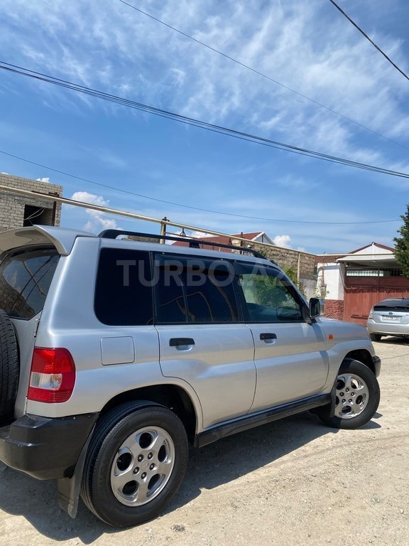 Mitsubishi Pajero io