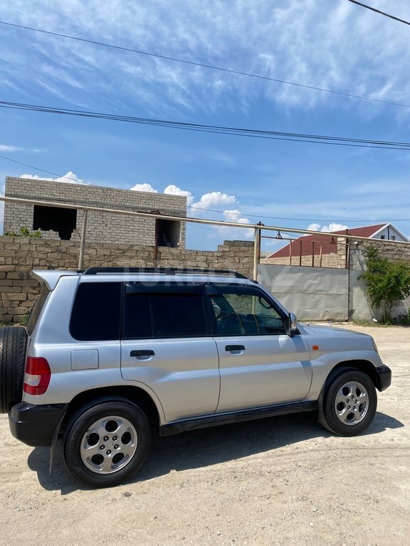 Mitsubishi Pajero io