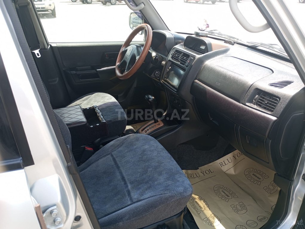 Mitsubishi Pajero io