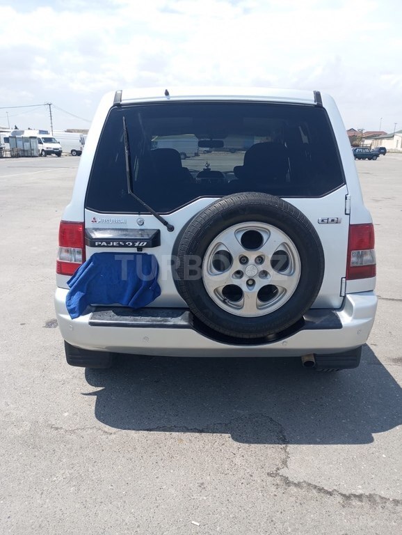 Mitsubishi Pajero io