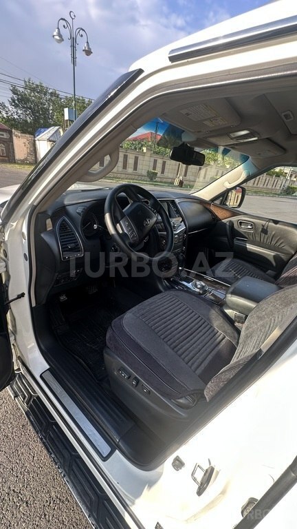 Infiniti QX56