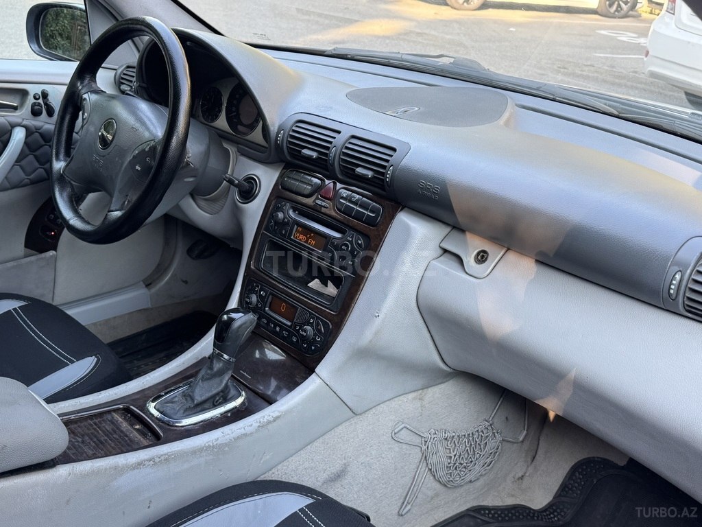 Mercedes C 180