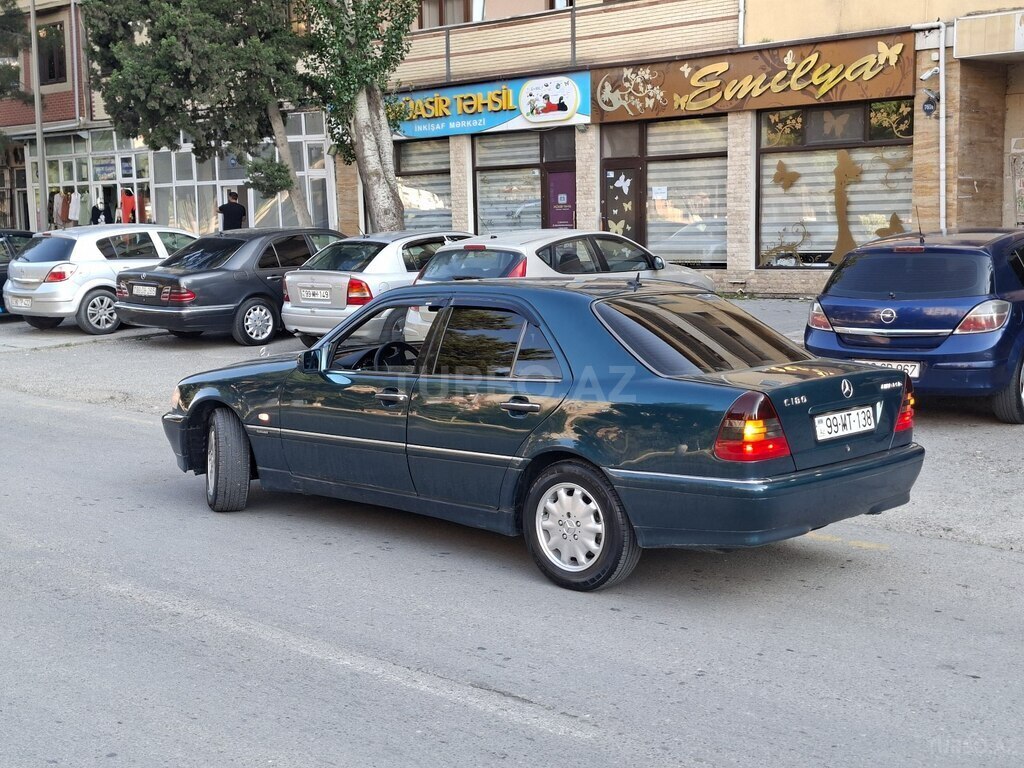 Mercedes C 180