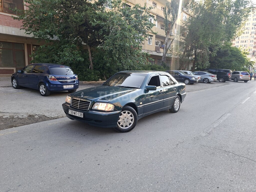 Mercedes C 180