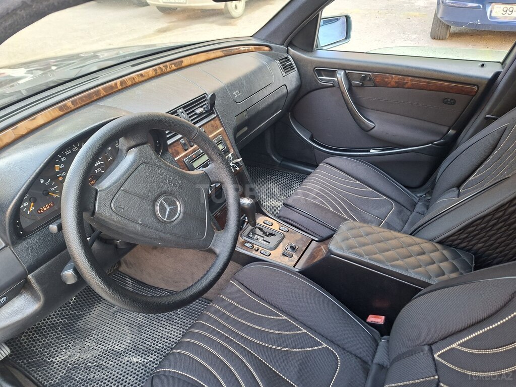 Mercedes C 180