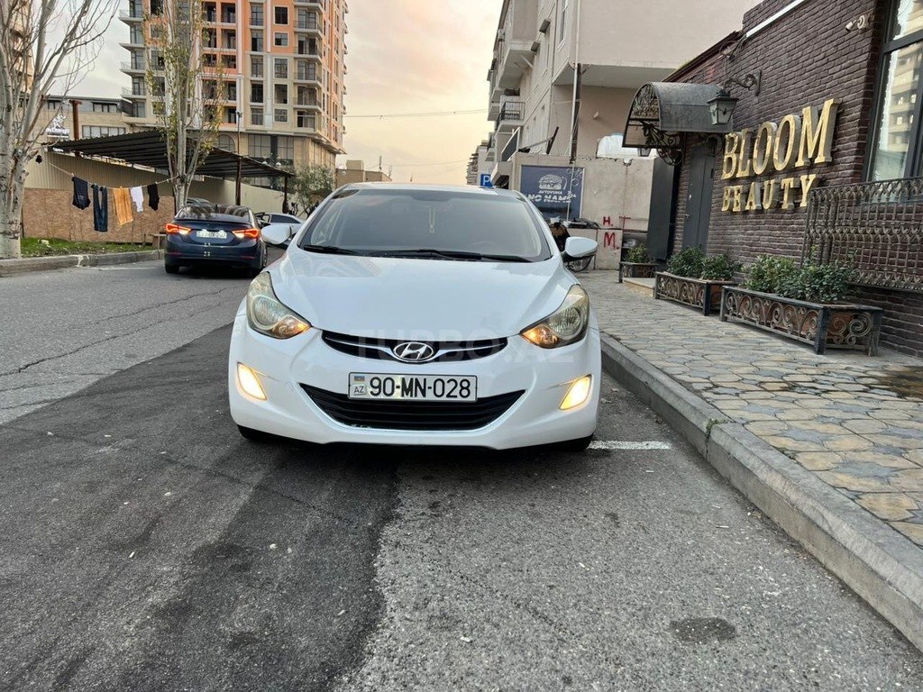 Hyundai Elantra