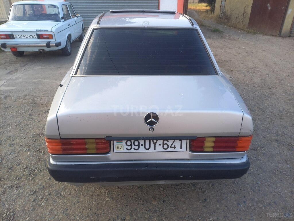 Mercedes 190