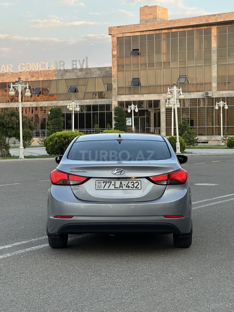Hyundai Elantra