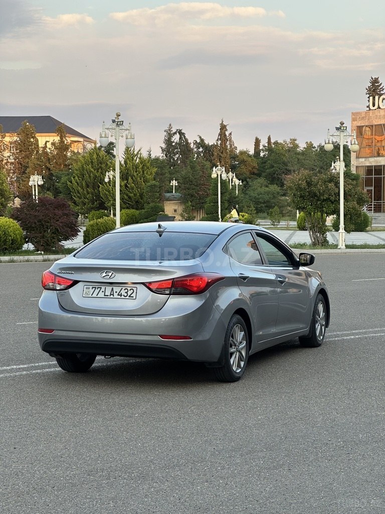 Hyundai Elantra
