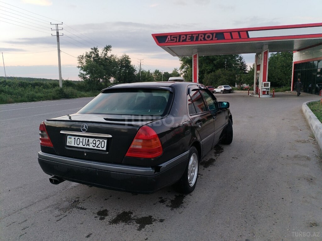 Mercedes C 180