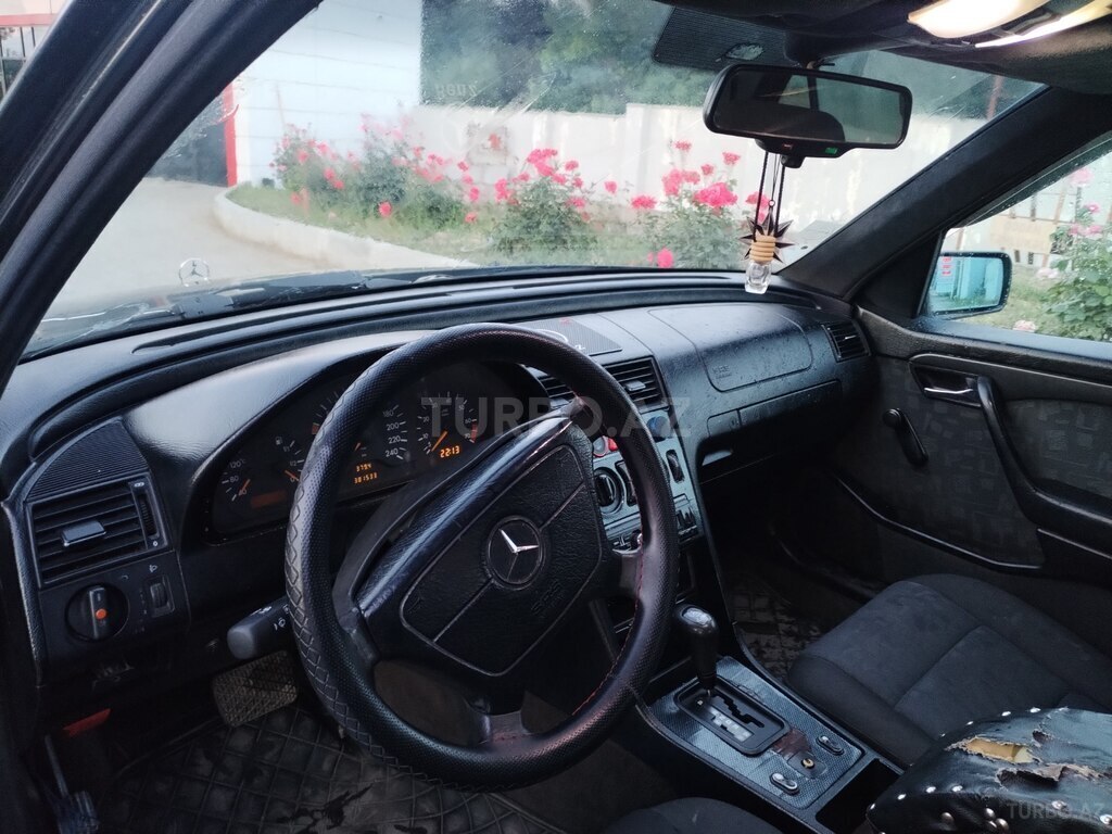Mercedes C 180