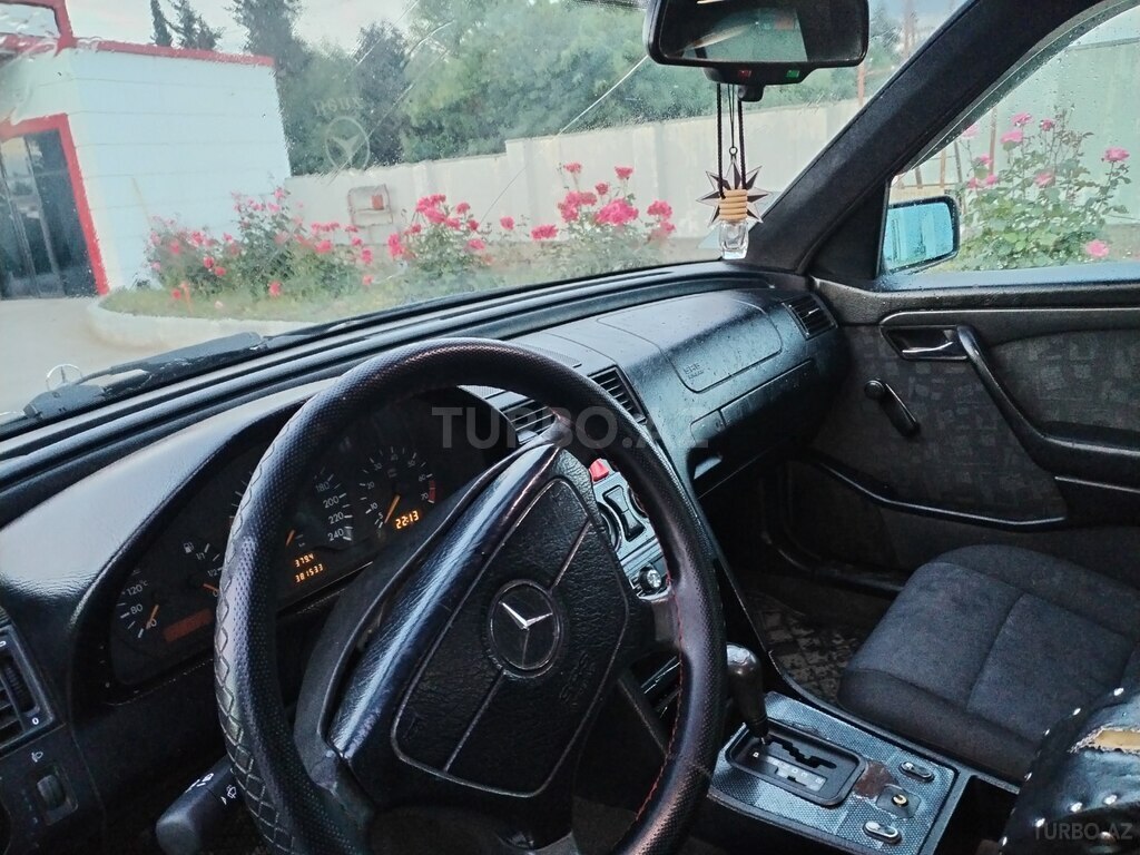 Mercedes C 180
