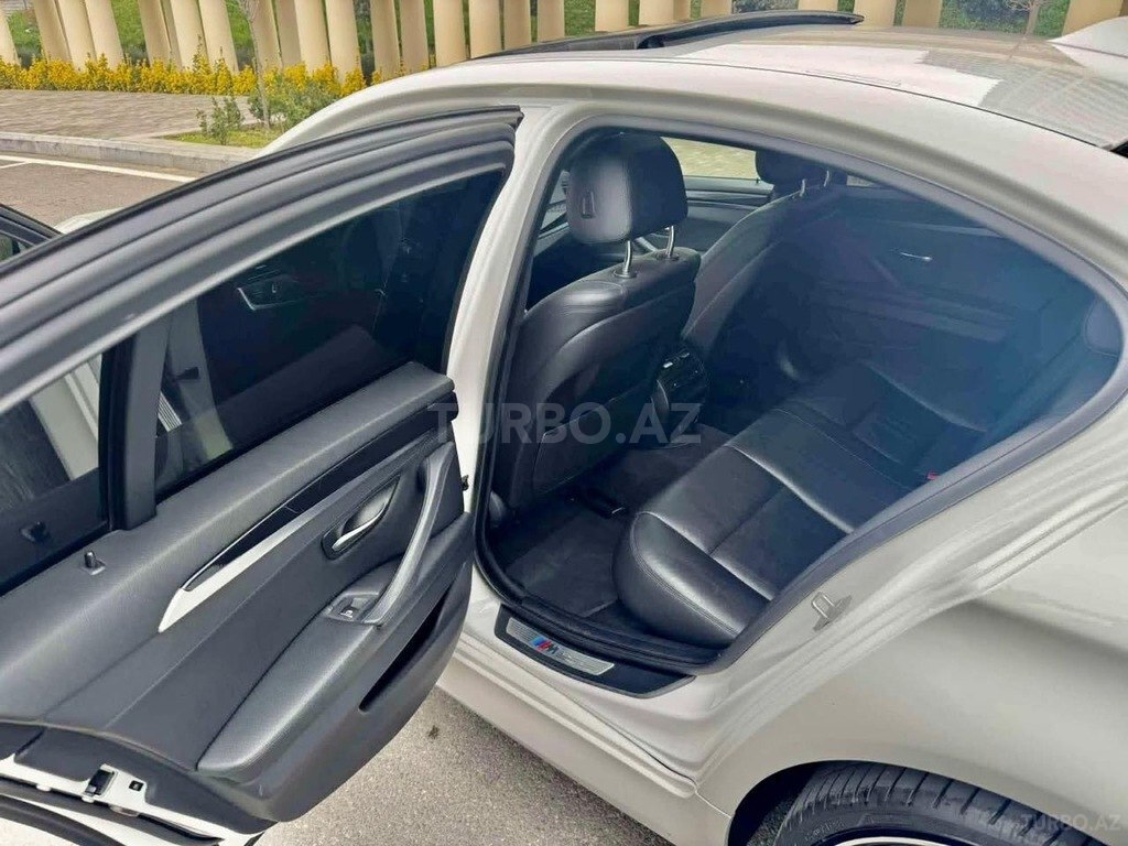 BMW 525