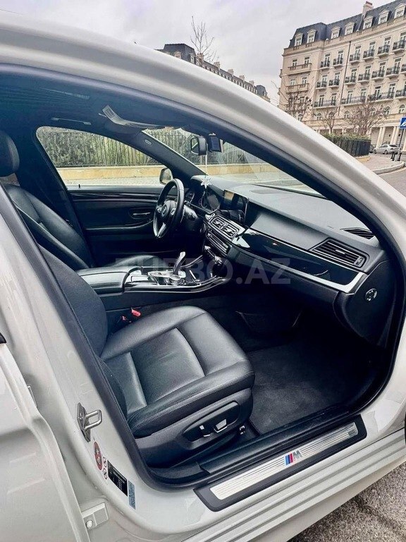 BMW 525