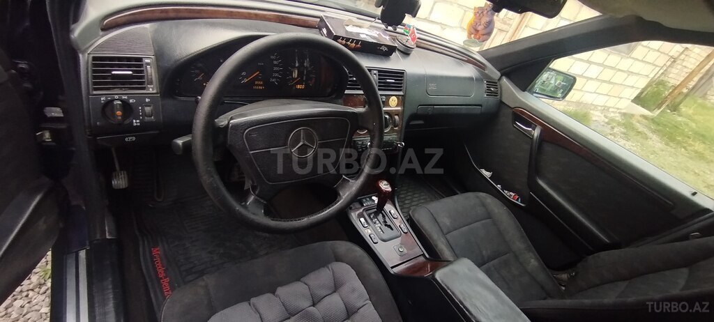 Mercedes C 200