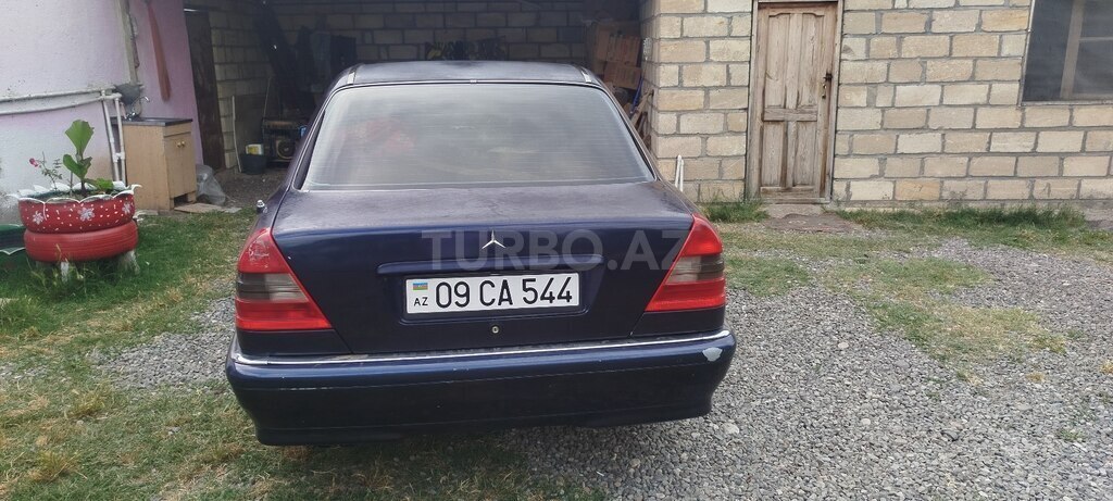 Mercedes C 200