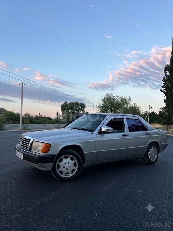 Mercedes 190