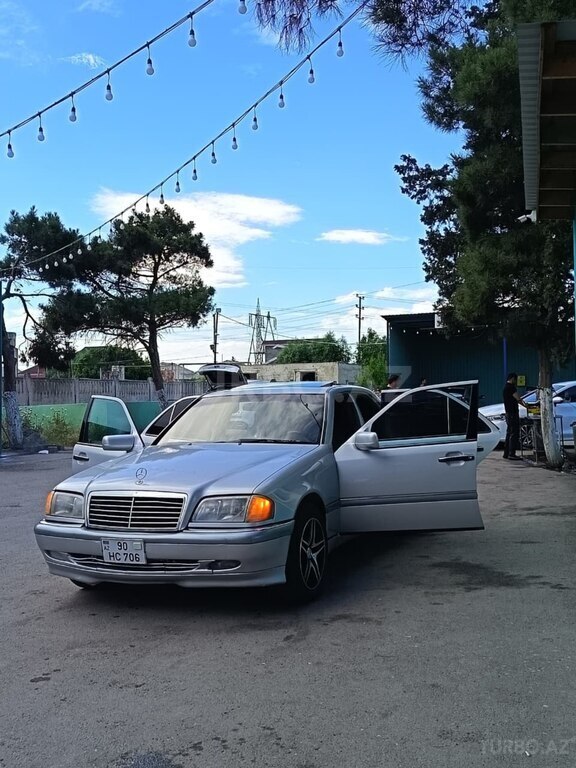 Mercedes C 230