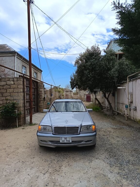 Mercedes C 230