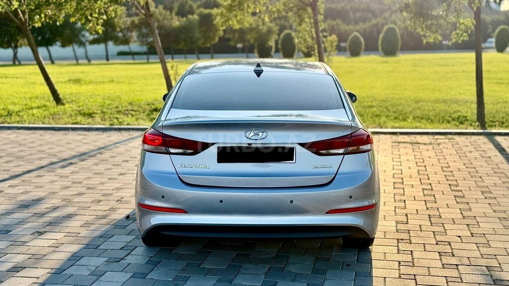 Hyundai Elantra